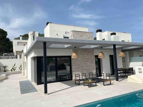 Luxury new-build villa