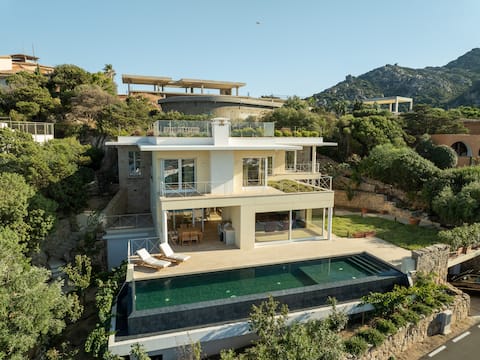 Villa Dea overlooking the harbor of Porto Cervo