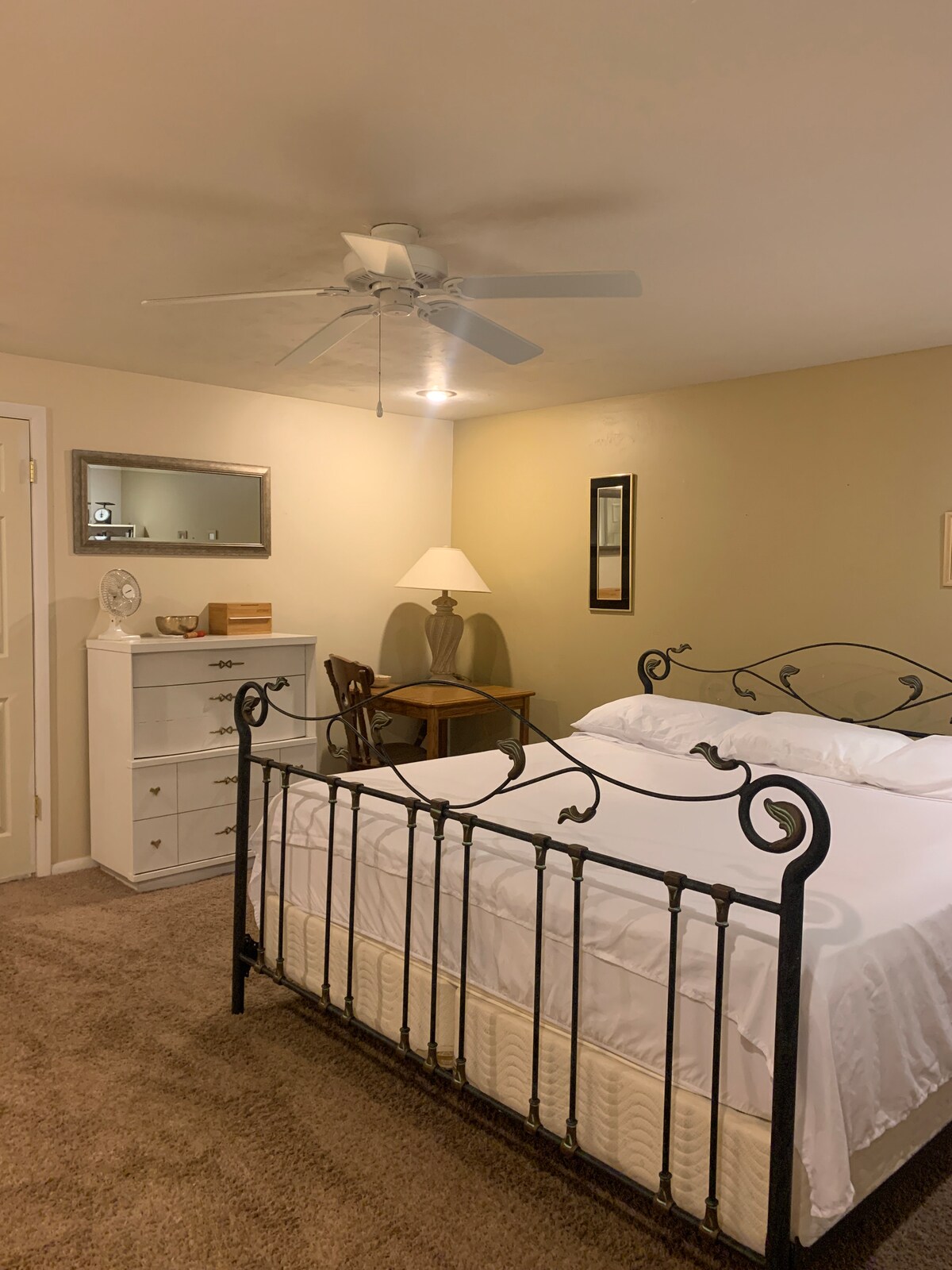 غرفة النوم 1