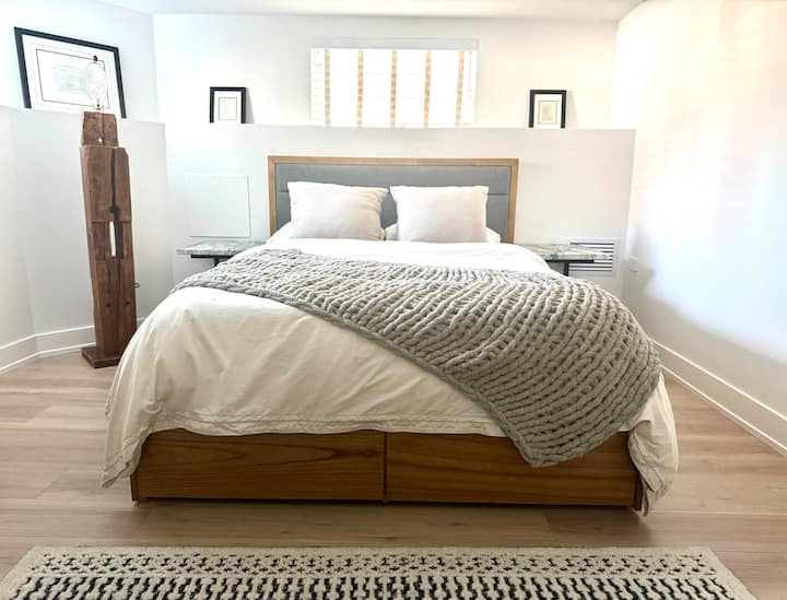 مرتبة Tempurpedic بحجم كوين متوسطة الصلابة مع تخفيف نقاط الضغط