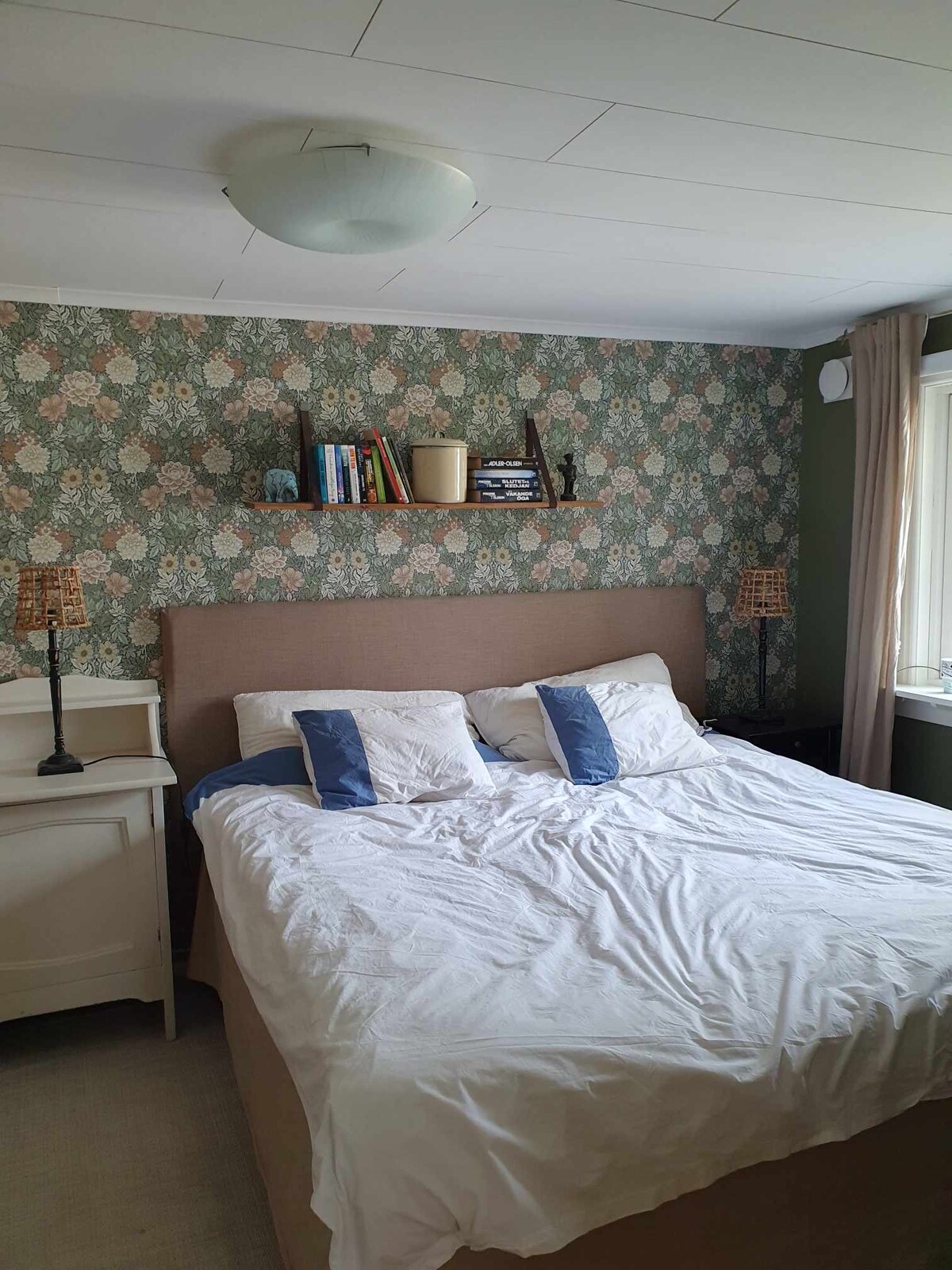 Cama matrimonial de 180 cm 