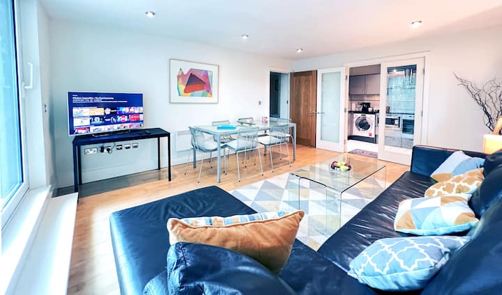 London Riverside Apartment - London