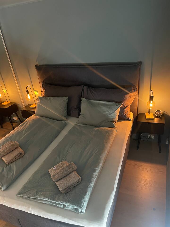 Dormitorio delicado. Cama 180x200.