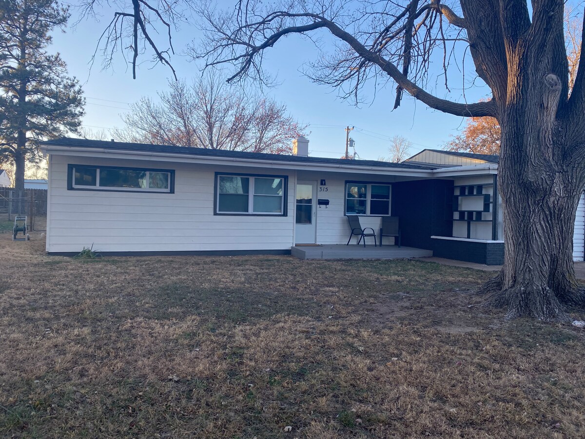Belmont Bungalow Casas en renta en Pratt, Kansas, Estados Unidos Airbnb