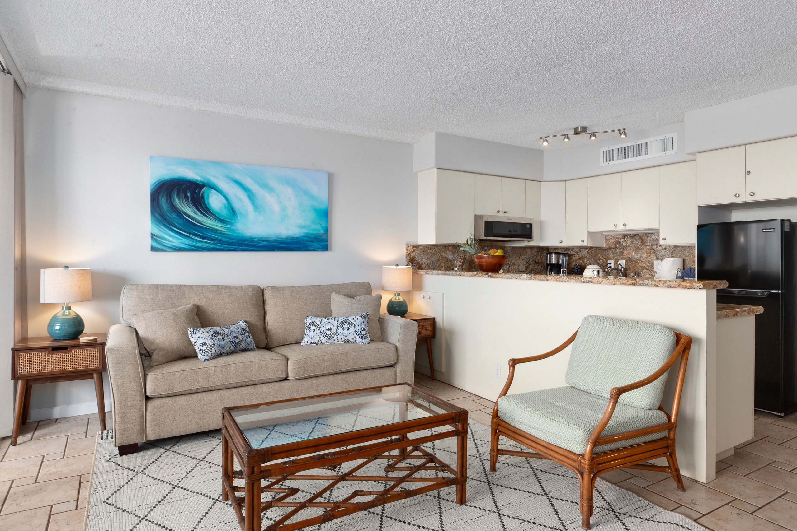Condo in Lahaina · ★4.97 · 1 bedroom · 2 beds · 1 bath - Image 6