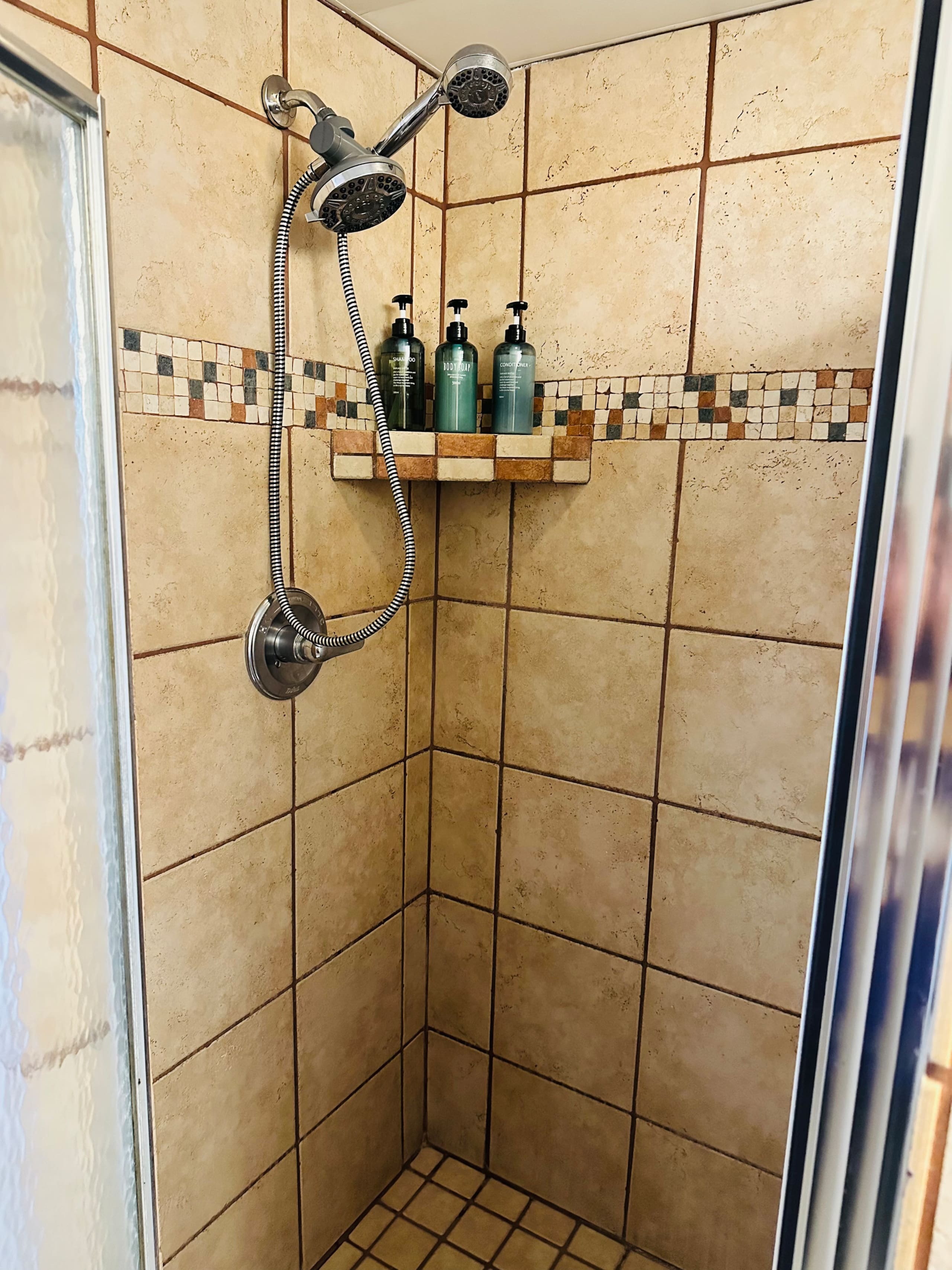 Condo in Lahaina · ★4.97 · 1 bedroom · 2 beds · 1 bath - Image 31