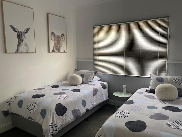 เตียงเดี่ยวขนาดคิงไซส์