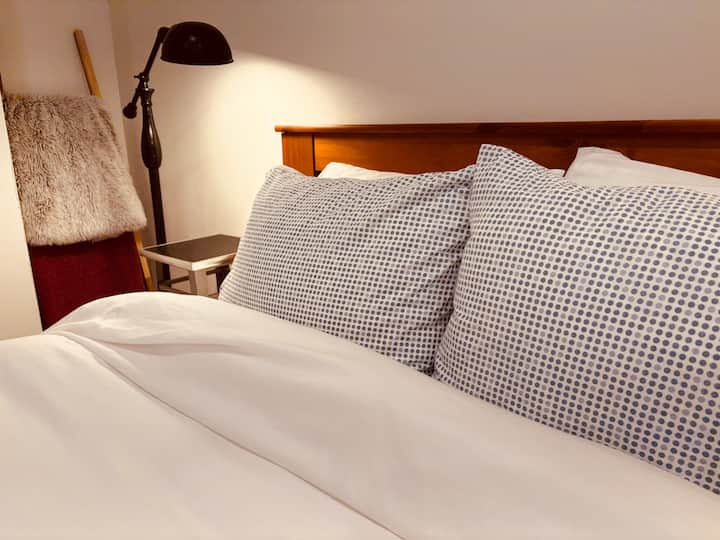 Супер уютно органично двойно легло с 100% памучно спално бельо. 