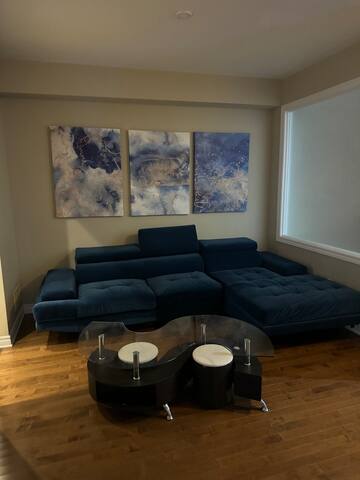 4 Bedroom Luxury Barrhaven House gallery image 4