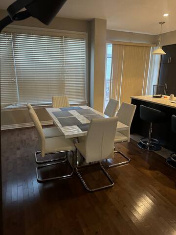 4 Bedroom Luxury Barrhaven House gallery image 3