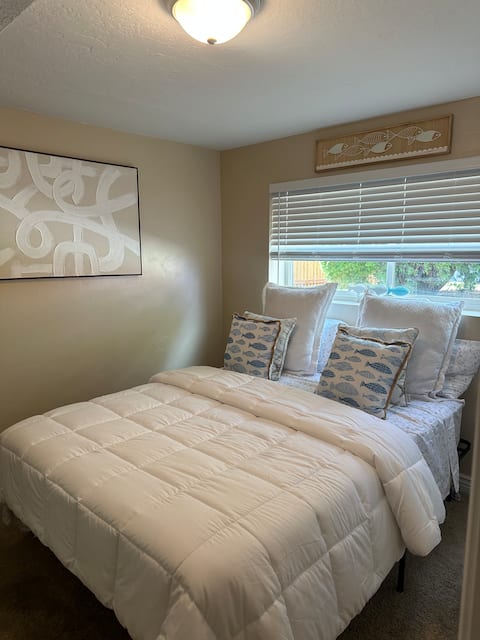 Beautiful basement, pet friendly
