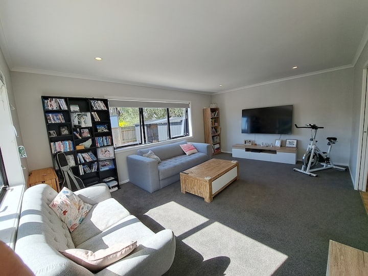 Perfection On Puriri - Waikanae