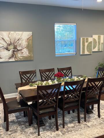 Miss Eileen’s House! Luxury 3BDR Home in Columbus! gallery image 2