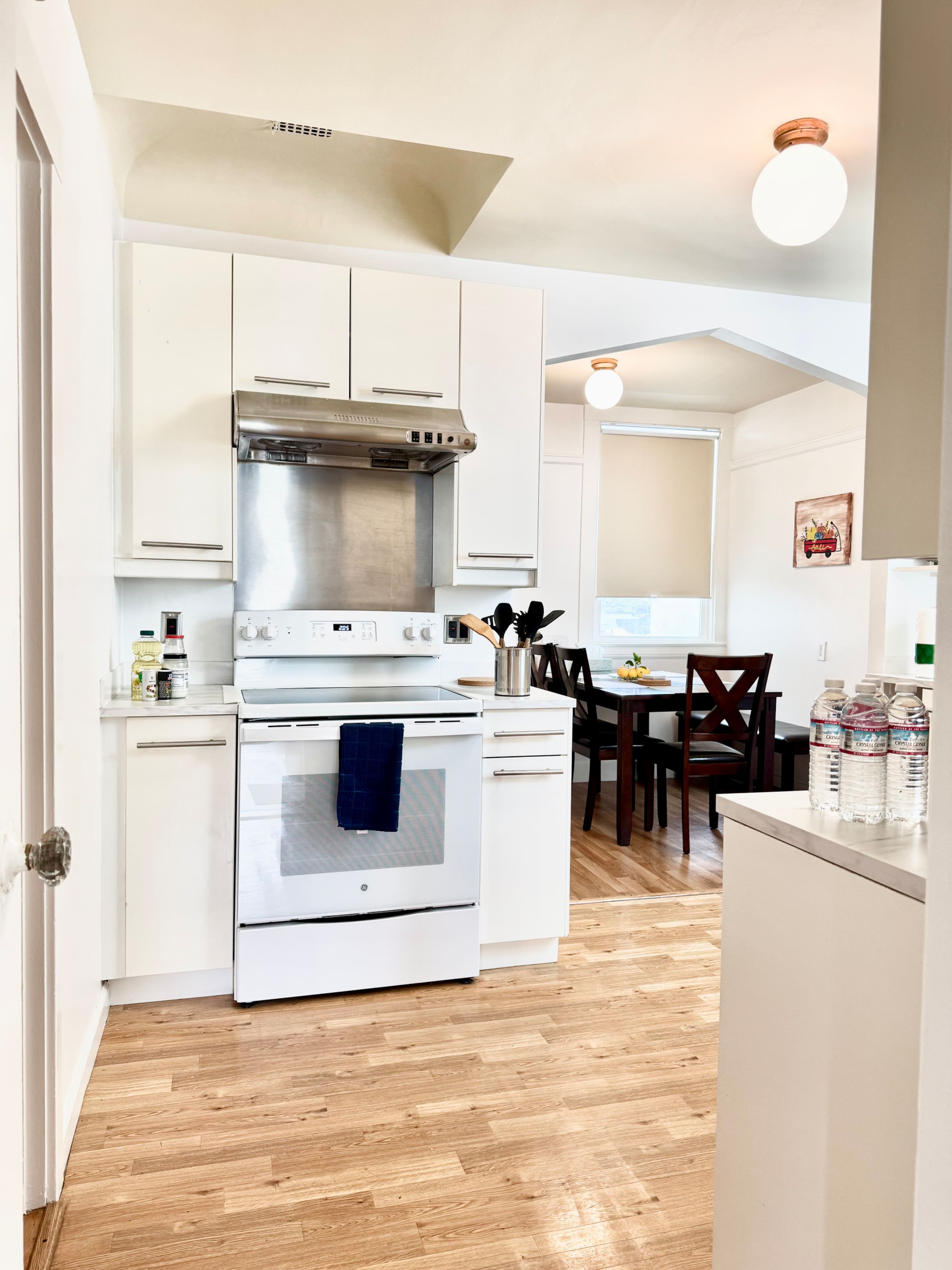 Home in San Francisco · ★4.95 · 3 bedrooms · 3 beds · 1 bath - Image 4