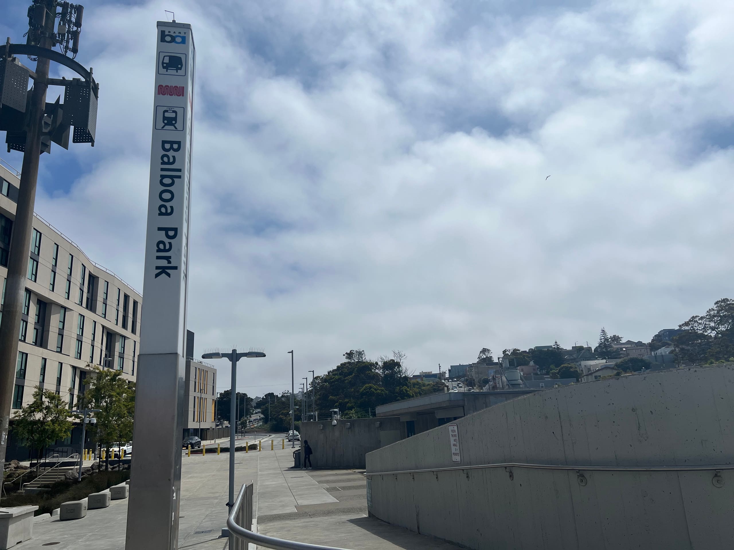 Home in San Francisco · ★4.95 · 3 bedrooms · 3 beds · 1 bath - Image 17