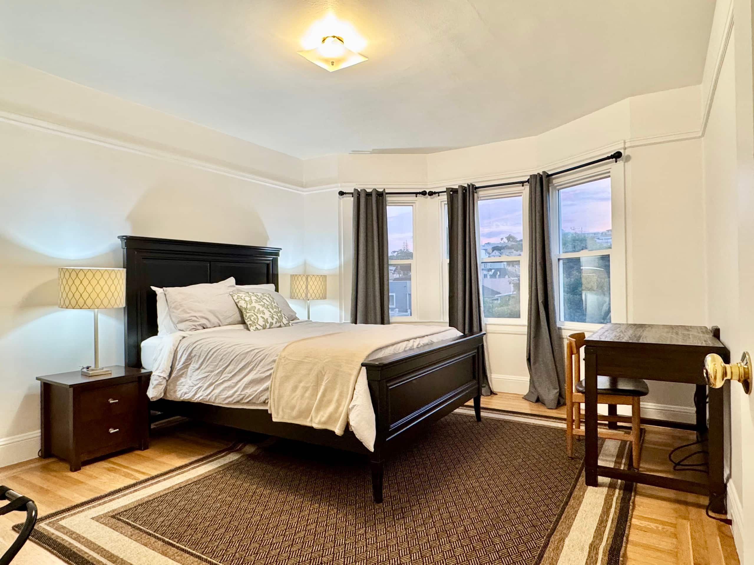 Home in San Francisco · ★4.95 · 3 bedrooms · 3 beds · 1 bath - Image 9