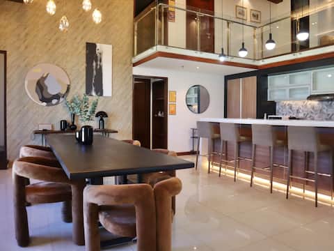Stylish Luxury Penthouse [3BR, WiFi, Gym, Malls]