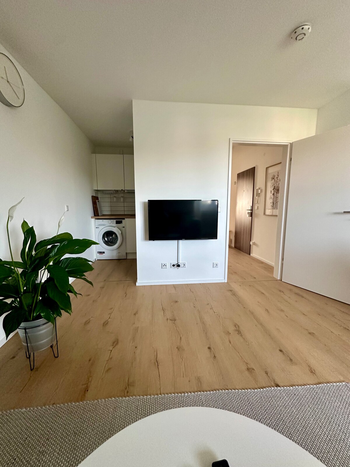 Successful Airbnb property: New & Modern - Peaceful Oasis in a Trendy District in Flingern Nord