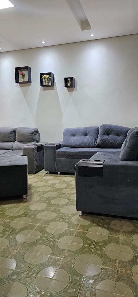 Anúncio popular: Apt 1st floor (downtown) 4 rooms (10 guests) with Air and parking em Montes Claros