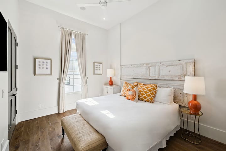 2nd Floor - King Guest Suite