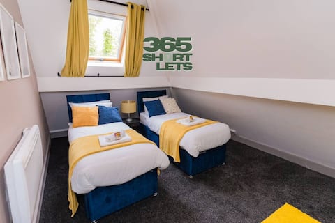 Top performing Airbnb: 2 Bedroom| Birmingham | Relocation | Apartment in Sheldon