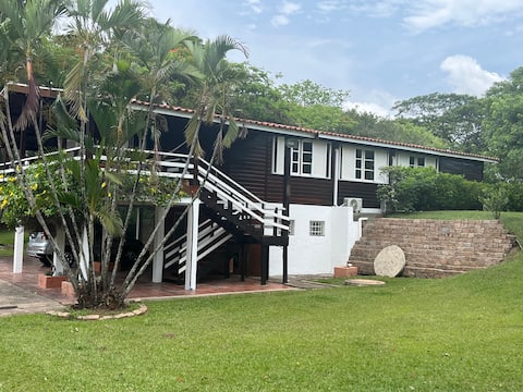 Country House with Pool | Close to Horto and Brotas