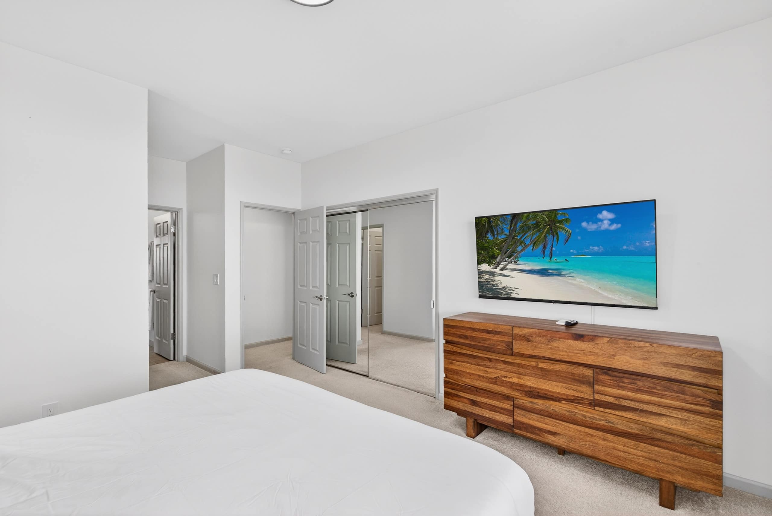 Support Top 10% Local Home Pool Spa Gym Ocean View - Photo 33