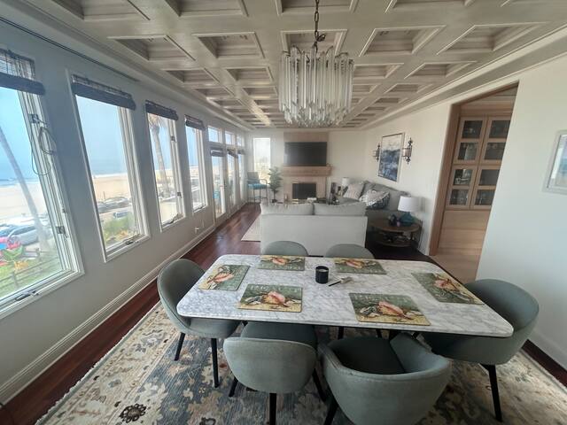 Beach Front Paradise: Manhattan Beach Strand House gallery image 4