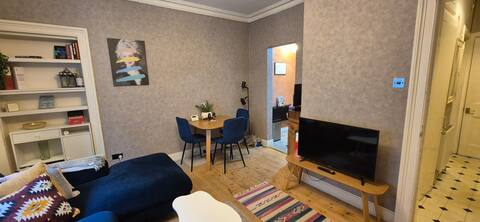 Popular Airbnb listing: Cosy flat in historic building in Fountainbridge & Craiglockhart