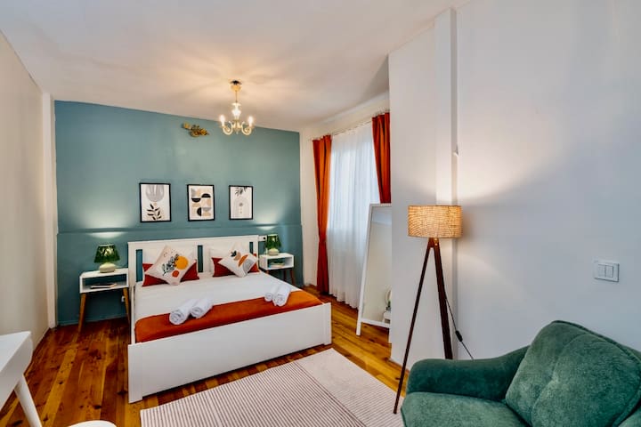 Central 5 BR,5Bath,6AC Triplex Near Galata Tower