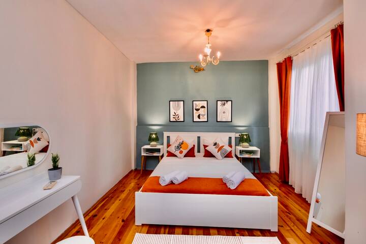 Central 5 BR,5Bath,6AC Triplex Near Galata Tower gallery image 2
