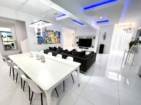 Luxurious Entertainment Mansion