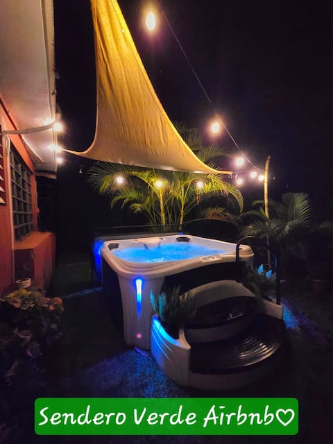 Green Trail-Jacuzzi & Hiking.