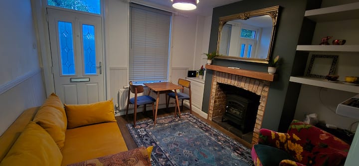 Cosy, Comfortable Cottage, Centrally Located - Stamford