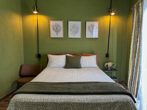 Minimalist, hygienic, practical 3 bedrooms near squares