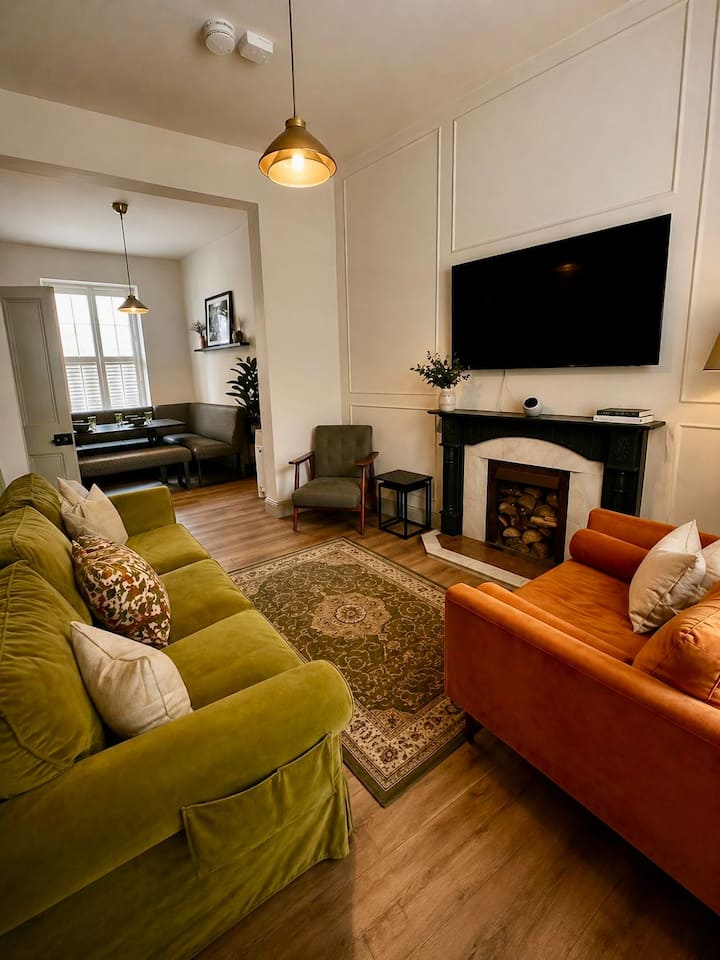 Number 9 - Town Centre 4 Bed House W/ Outside Area - Ballycastle