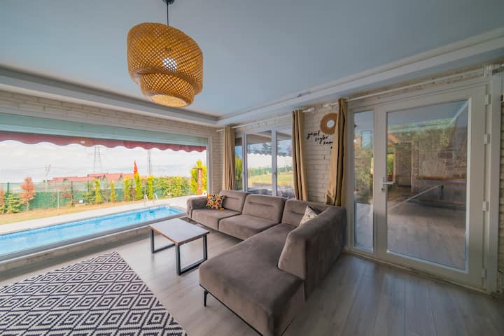 Sıcak Havuzlu Doğanın Içinde Köprü Manzaralı Villa - Karamürsel