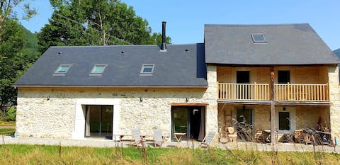 Large sheepfold for 18 people