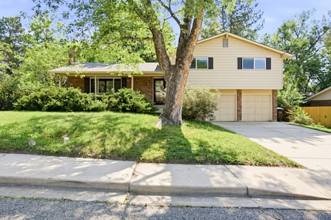 Spacious 3BR | Kids Playset + Toys | Mountain View