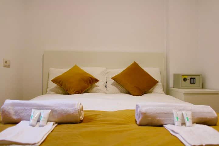 *805~new Established Wi-fi~ac~cafè~tv~refrigerator - Madrid