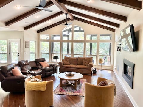 Top performing Airbnb: Texas Lifestyle Magazine Luxury Waterfront Home in San Antonio