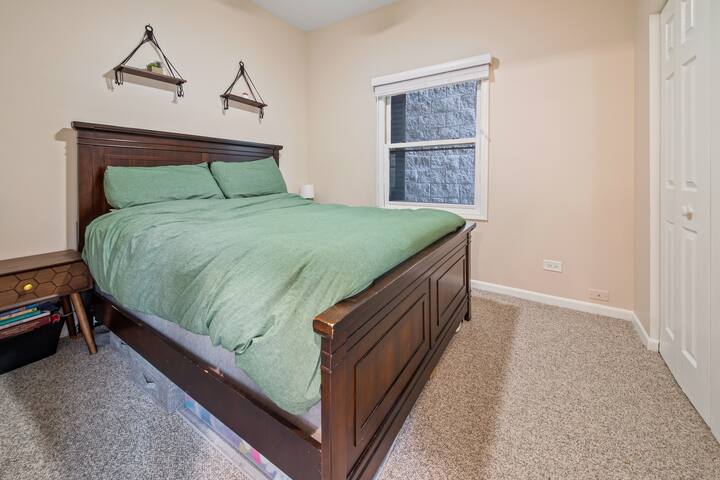 Wrigley stadium abode! gallery image 4