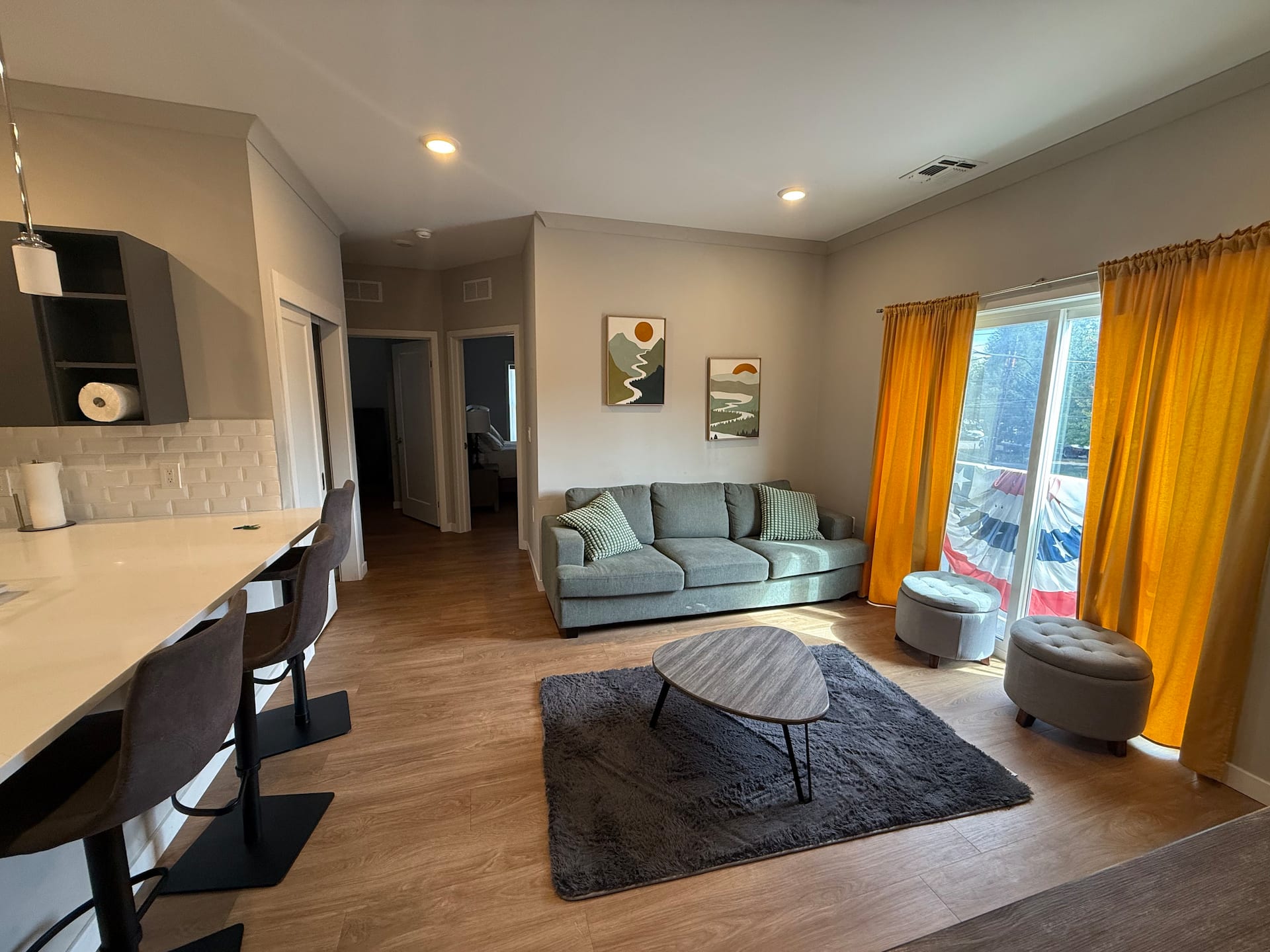 223 Elite 2BR Apt - Steps to Train, Free Parking