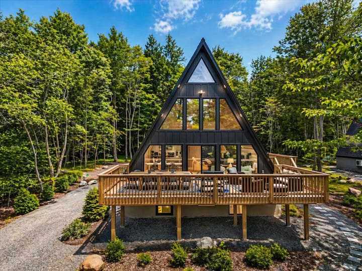 Apex A-frame | Lake Access | Hot Tub | Fire Pit - Pocono Lake, PA