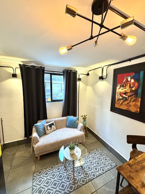 Popular Airbnb listing: Large, bright apartment 1 in Lomas De Sotelo