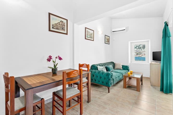 Studio With Terrace And Sea View - Kotor