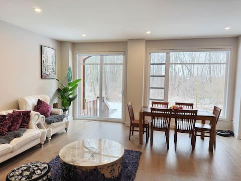 Successful Airbnb property: New Cozy Luxury House Hostel in Ottawa in Riverside South Findlay Creek
