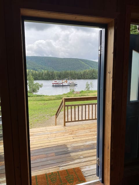 Large unique villa by the Telemark Canal and opportunities