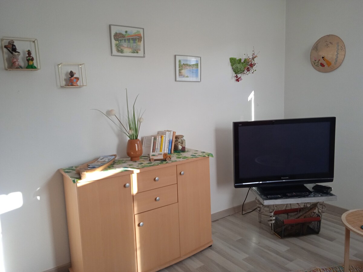 Annuncio Airbnb popolare: The Château d'Oléron, between the sea and the city. a Le Château D'oléron