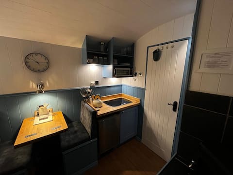 Top performing Airbnb: Bindon Burrow - Lulworth Cove. Dog friendly. in West Lulworth